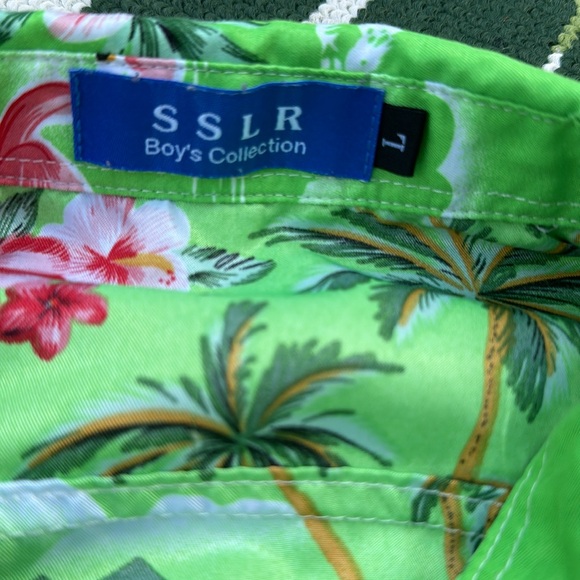 Boys Size Large Flamingo Tropical Print button down shirt - Picture 3 of 4